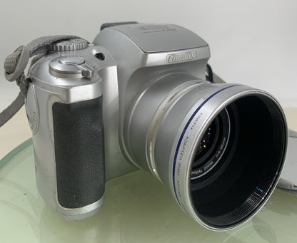 Fujifilm FINEPIX S3500 4.0MP COMPACT DIGITAL CAMERA SILVER NO CARD TESTED - 3490