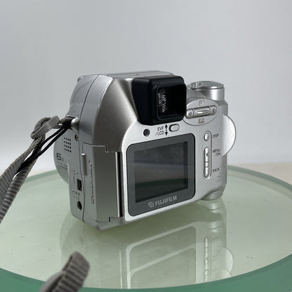 Fujifilm FinePix 2800 Zoom 2.0MP Compact Digital Camera Silver Tested #8343