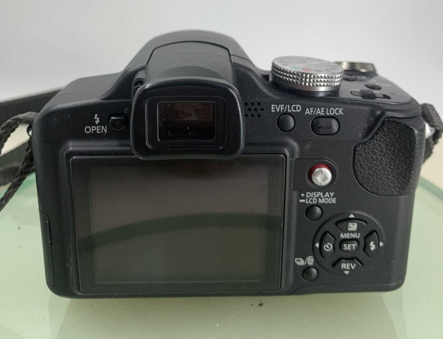 Panasonic LUMIX DMC-FZ18 8.1MP 18X OPTICAL ZOOM CAMERA+CHARGER - TESTED - 1005