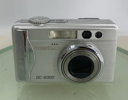 TRAVELER DC-8300 DIGITAL STILL CAMERA SILVER WITH CHARGER +COVER TESTED - 3221