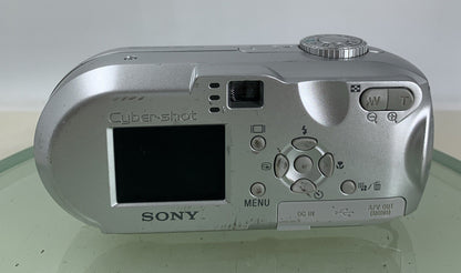 SONY Cyber-Shot 4.1 Megapixels Digital Camera DSC-P73 Silver TESTED - 455