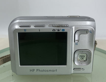 HP Photosmart M447 5.0MP Compact Digital Camera NO CARD SILVER TESTED - 2315