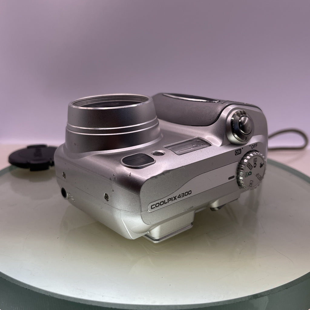 Nikon Coolpix 4300 4.0MP Compact Digital Camera Silver Tested Battery nocharger47