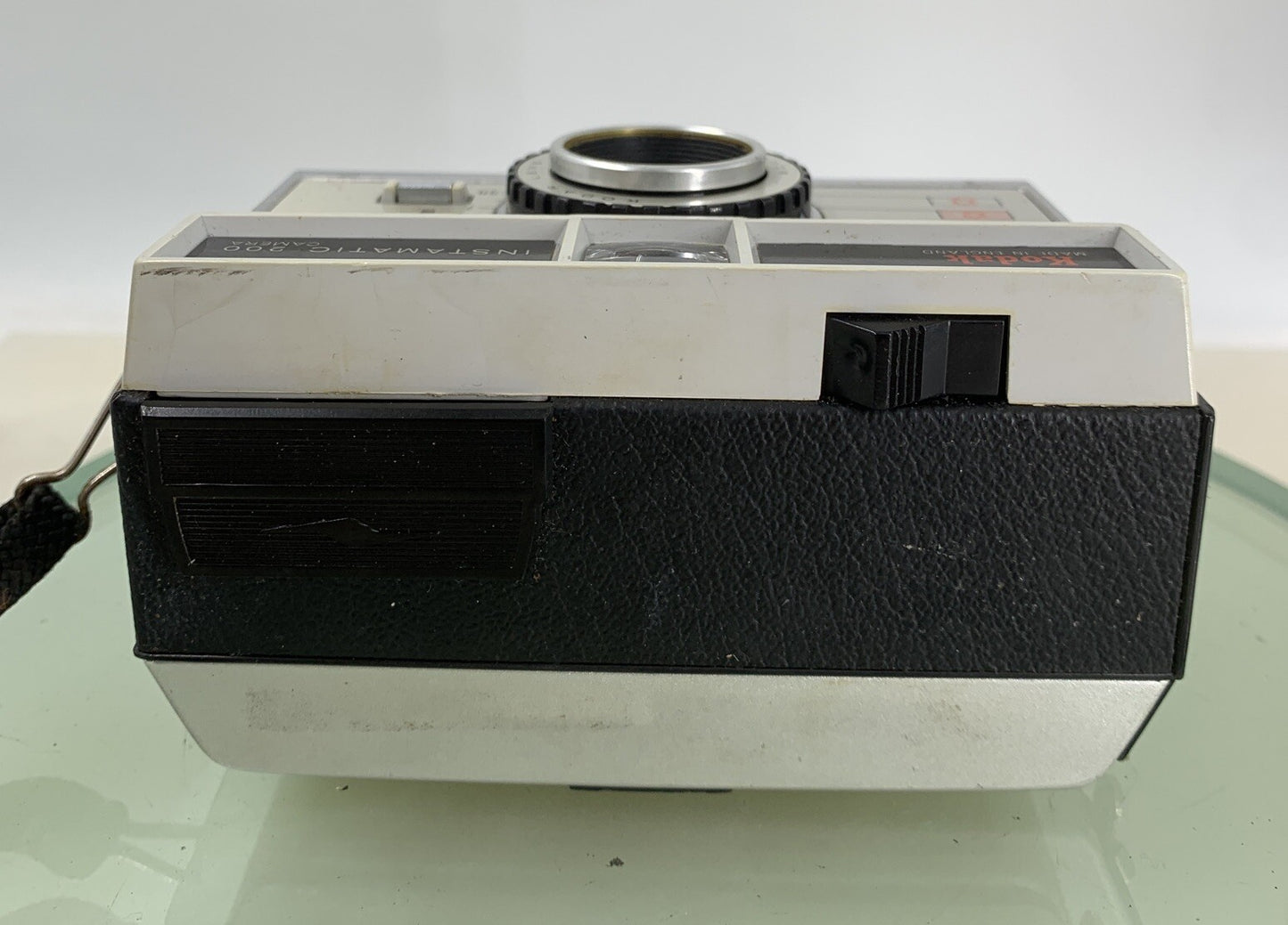 Kodak INSTAMATIC 200 VINTAGE FILM CAMERA WITH BLACK LEATHER CASE TESTED - 4128