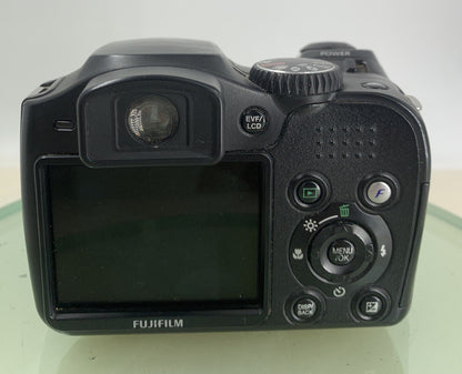Fujifilm FinePix S Series S5700 7.1MP DIGITAL CAMERA BLACK WITH CASE TESTED- 2105
