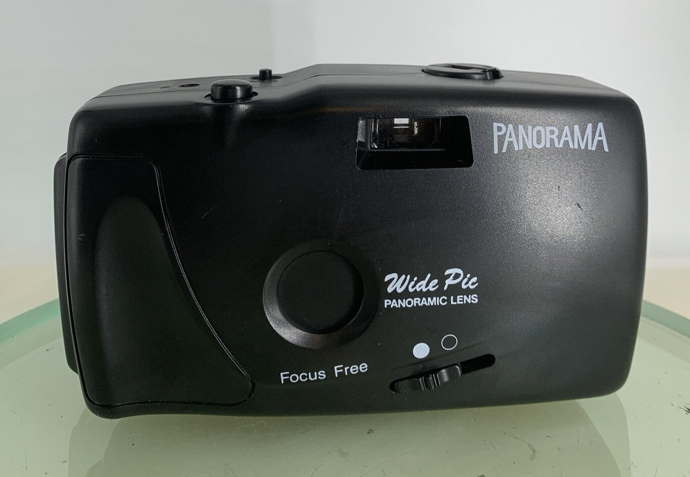 Panorama Wide Pic 35mm Film Point and Shoot Camera BLACK CLEAN TESTED - 7731