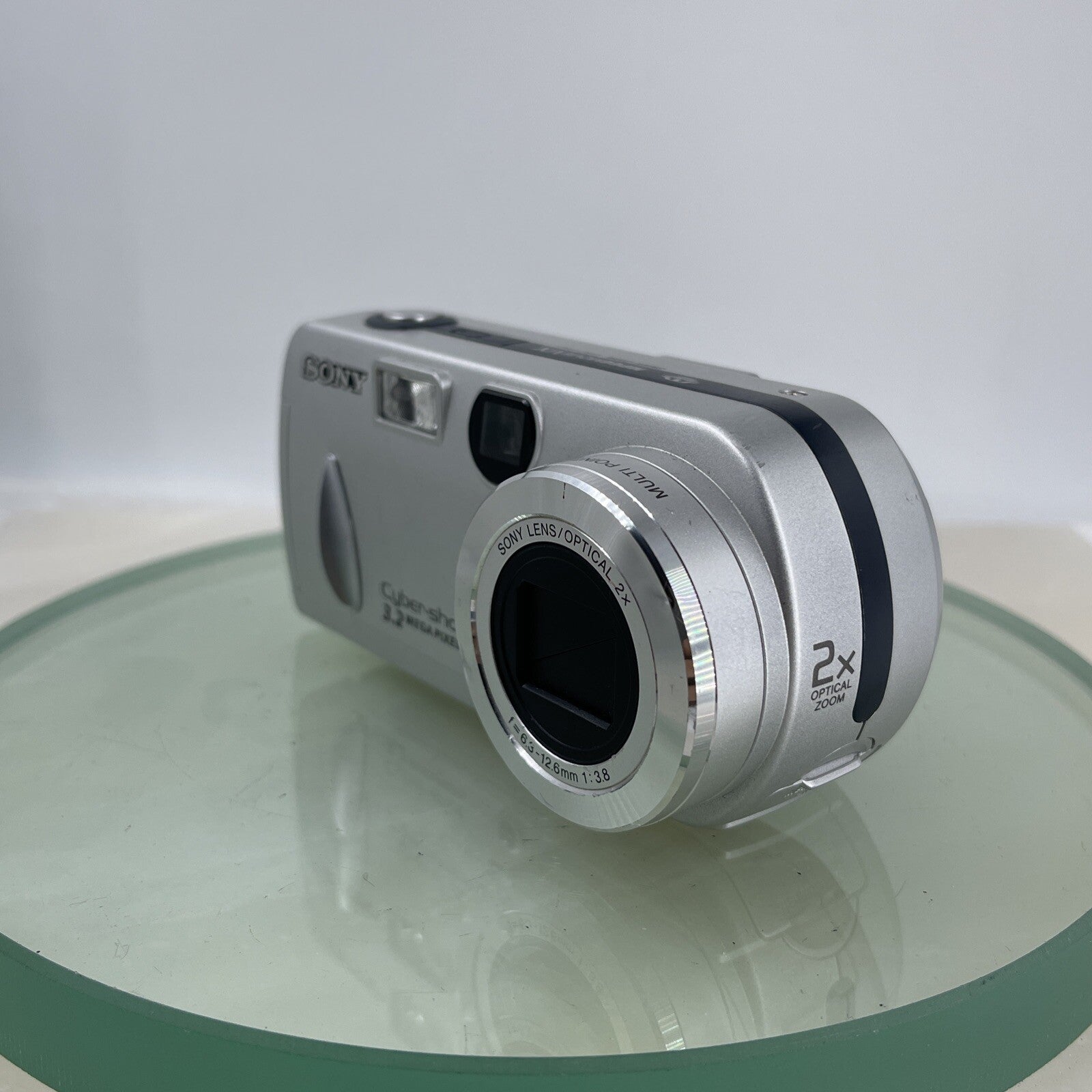 Sony Cyber-shot DSC-P52 3.2MP Digital Camera - Silver 16MB Memory Card #6772