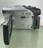 Sony Handycam DCR-DVD105 Carl Zeiss 20X Digital Camcorder with BAG-TESTED -1113
