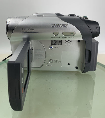Sony Handycam DCR-DVD105 Carl Zeiss 20X Digital Camcorder with BAG-TESTED -1113