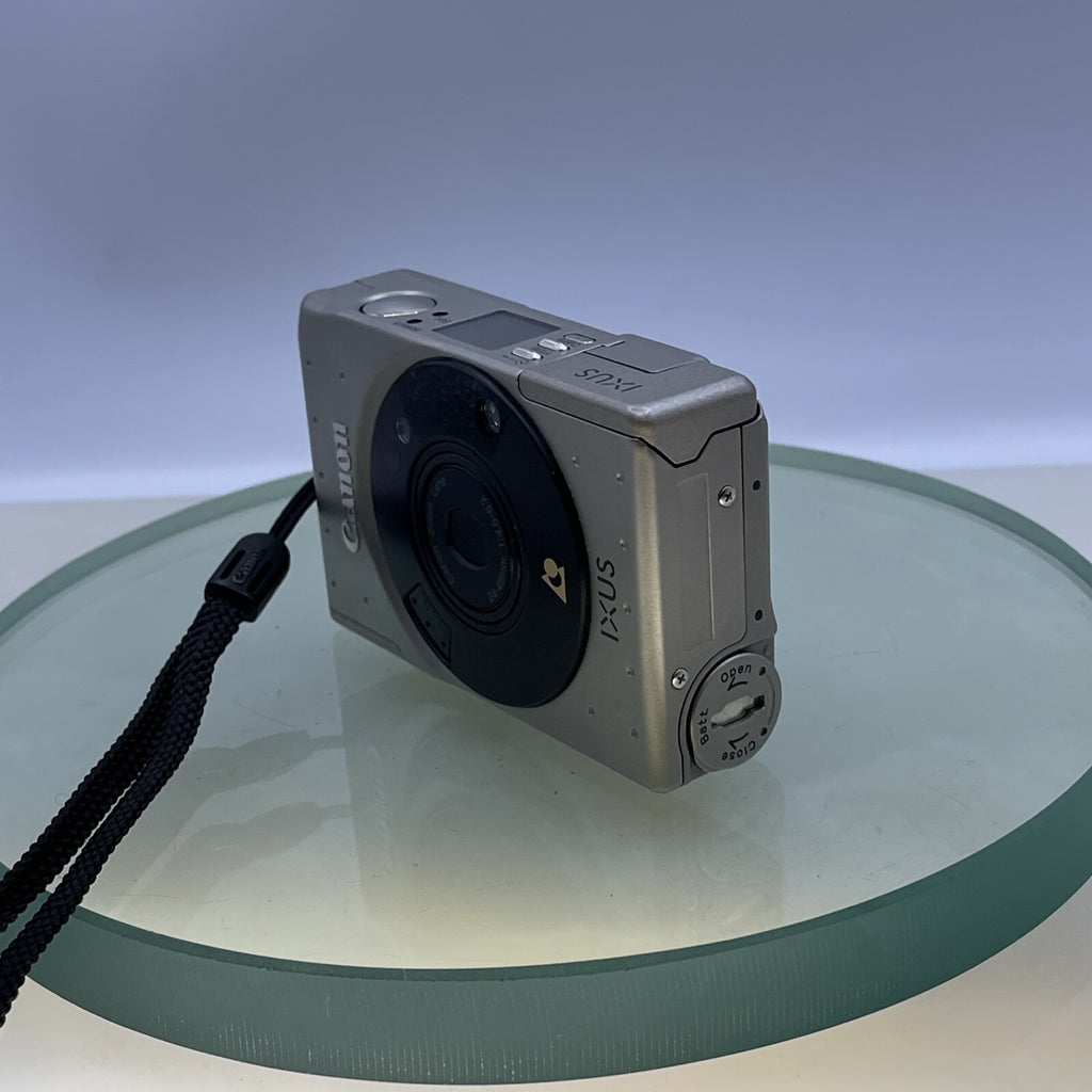 Canon IXUS Compact Digital Camera Silver Cased Instructions TESTED++ VGC#5943