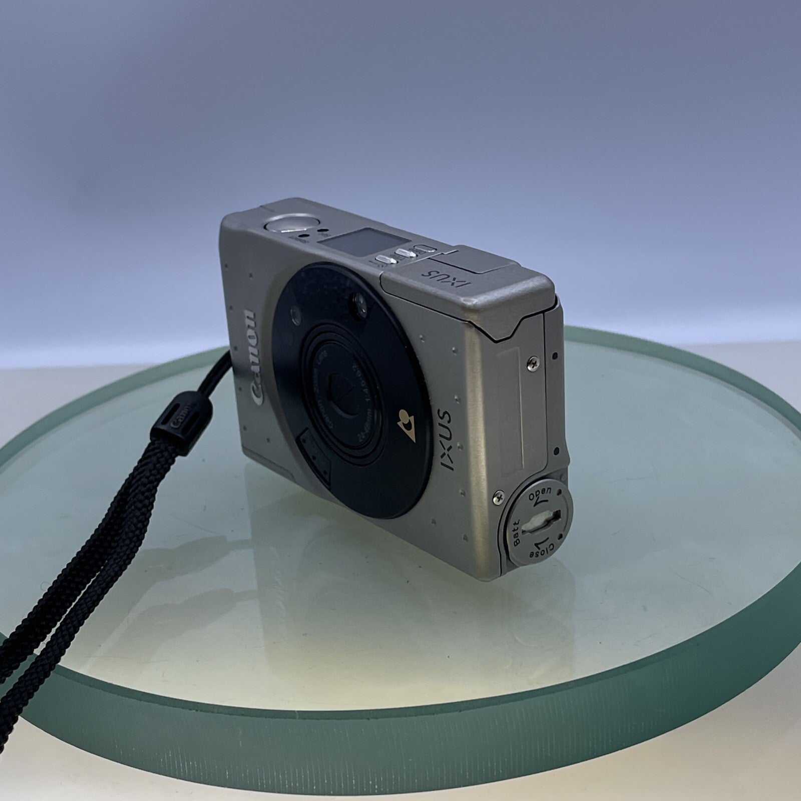 Canon IXUS Compact Digital Camera Silver Cased Instructions TESTED++ VGC#5943