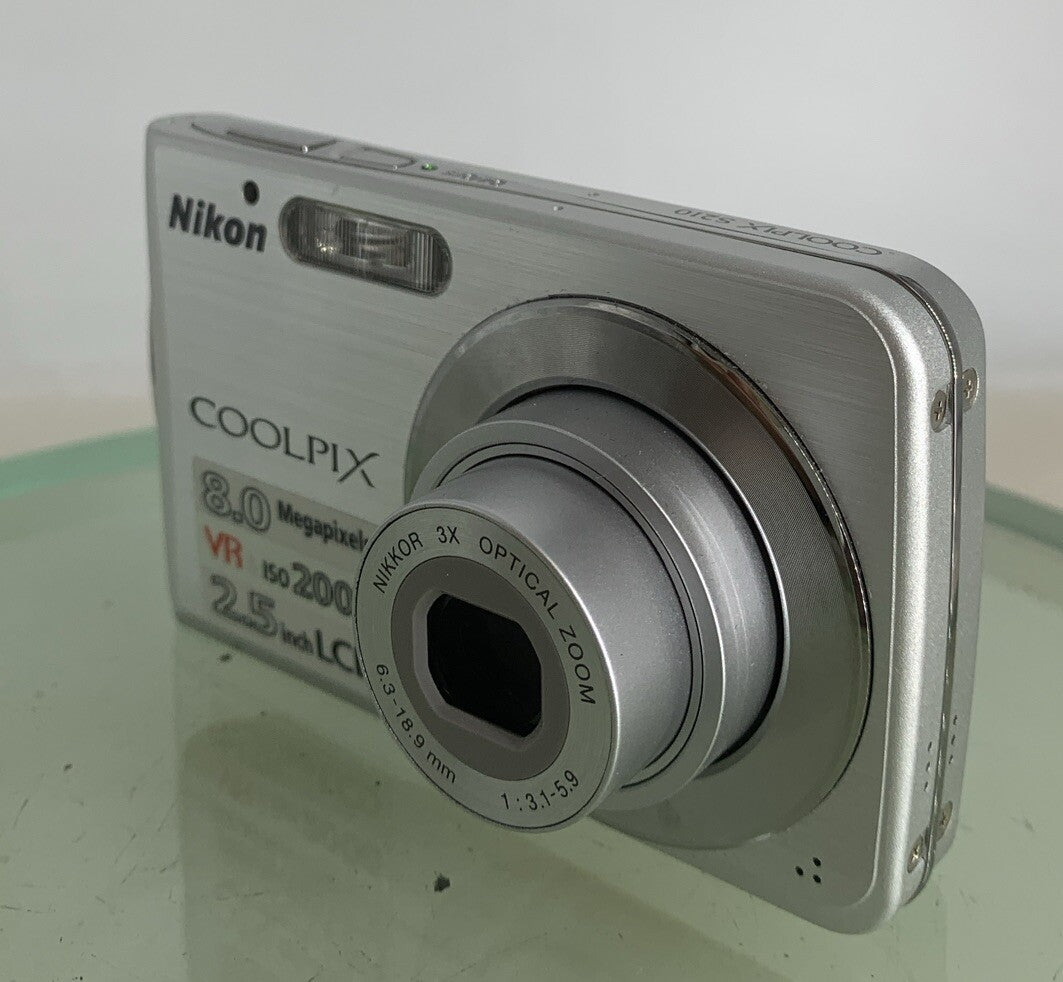 Nikon CoolPix S210 8.0MP Digital Camera SILVER+CHARGER+COVER+WIRE TESTED - 9952