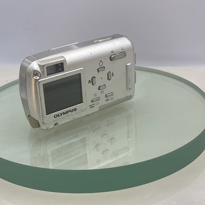 Olympus U-15 Digital Camera 3.2 Mega Pixel Fully tested, Charger #2814