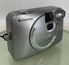 Fujifilm FinePix A101 1.3MP Digital Camera SILVER NO CARD NO CHARGER TESTED - 590