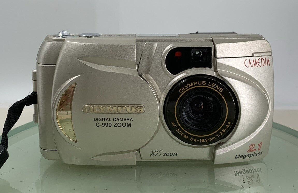 Olympus Camedia C-990 Zoom 2.1MP DIGITAL CAMERA SILVER WITH COVER TESTED - 3461