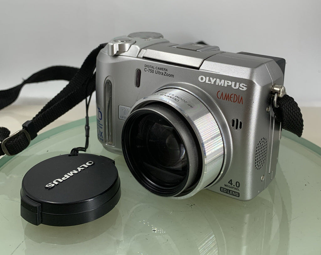 Olympus C-750 Ultra Zoom Digital Compact Camera 4MP SILVER NO CARD TESTED - 232