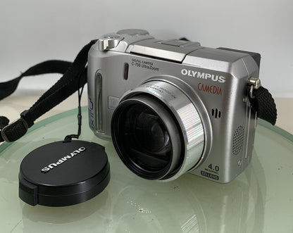 Olympus C-750 Ultra Zoom Digital Compact Camera 4MP SILVER NO CARD TESTED - 232