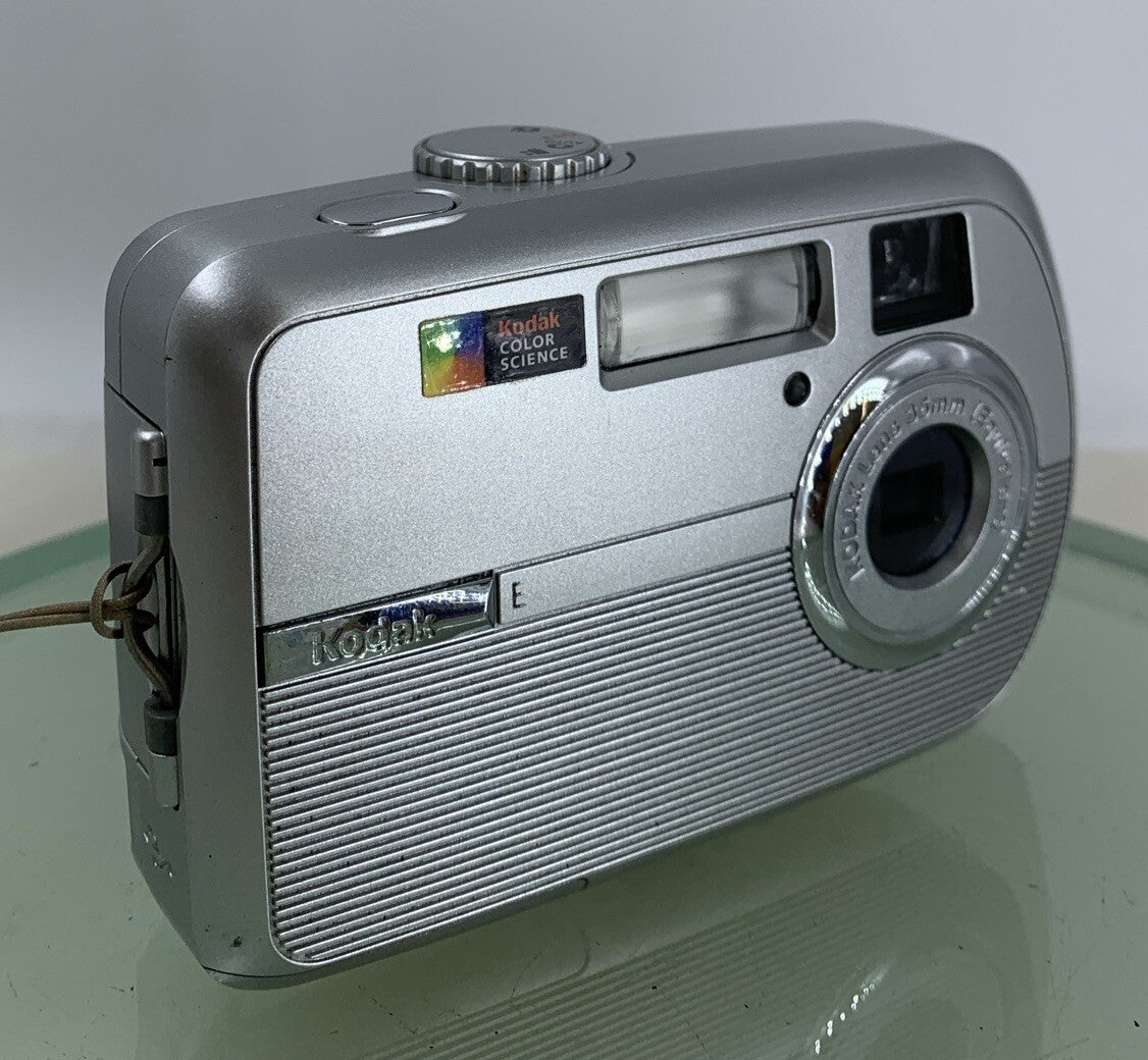 Kodak COMPACT Digital Camera EasyShare CD40 4.0MP SILVER NO CARD TESTED - 9530