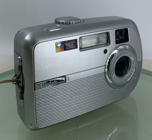 Kodak COMPACT Digital Camera EasyShare CD40 4.0MP SILVER NO CARD TESTED - 9530