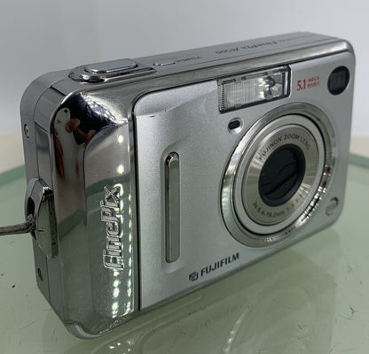 Fujifilm COMPACT DIGITAL CAMERA FinePix A500 5.1MP Silver NO CARD - TESTED - 5150