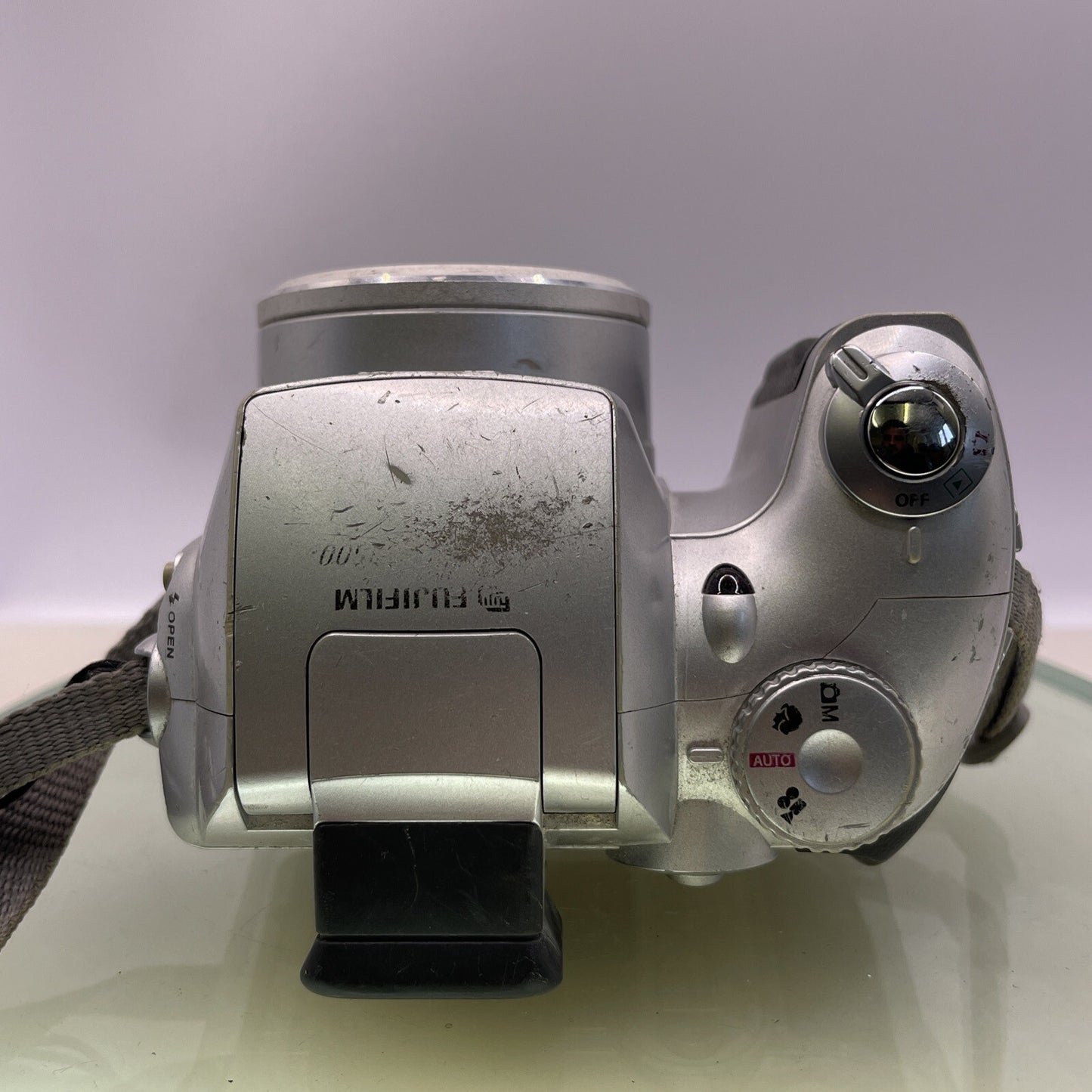 Fuji Finepix S3500 4mp Digital Camera- Silver Takes AA Tested Poor Body #6896