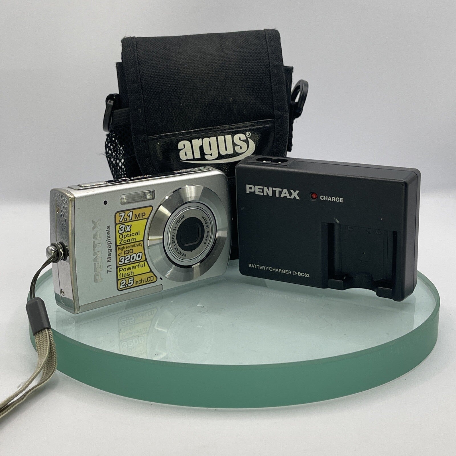Pentax Optio M30 7.1 Megapixel Camera With Case, Charger, Battery TESTED #960
