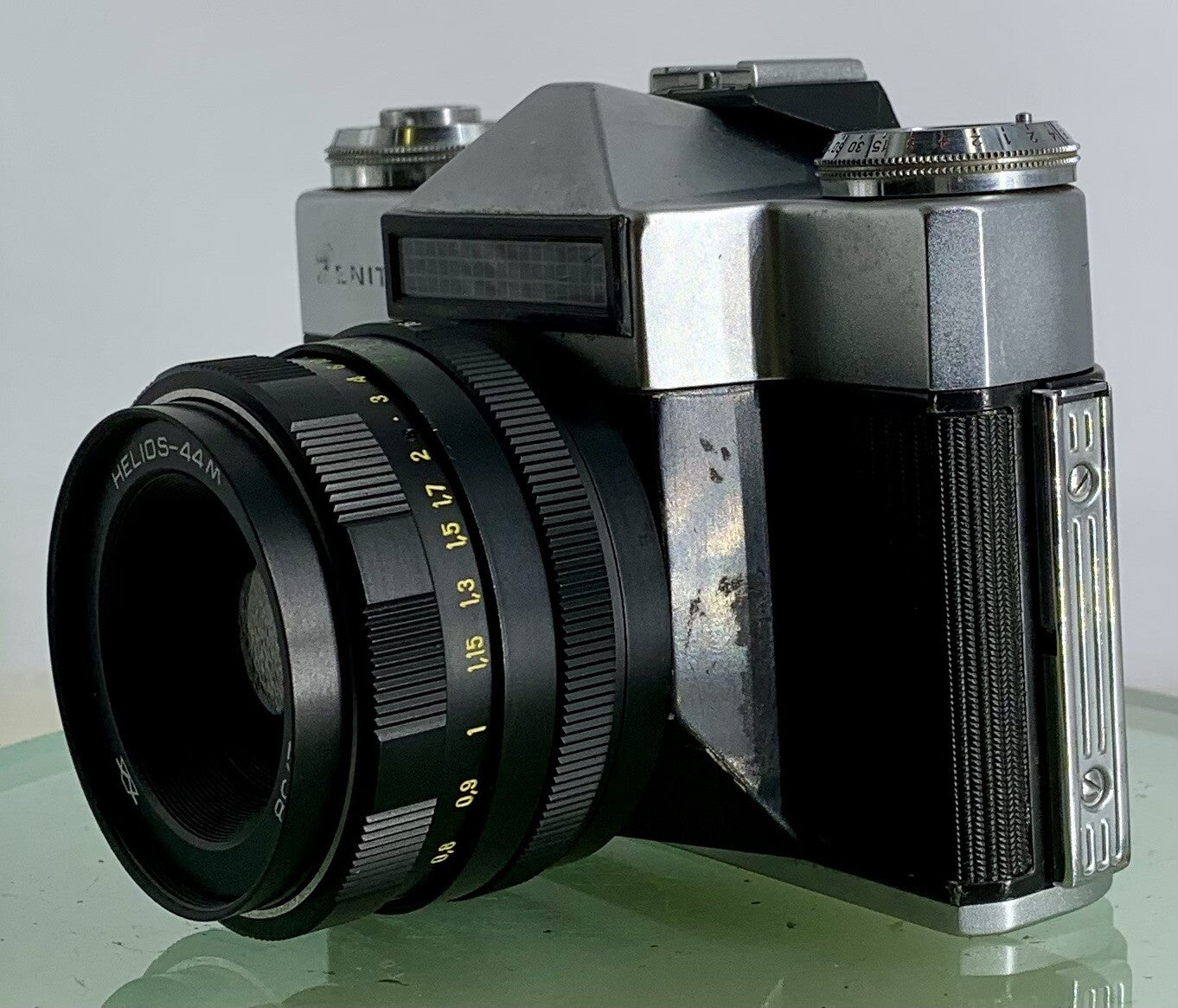 Very Rare ZENIT E POINT AND SHOOT FILM CAMERA+HELIOS-44M LENS+SILVER+TESTED - 806