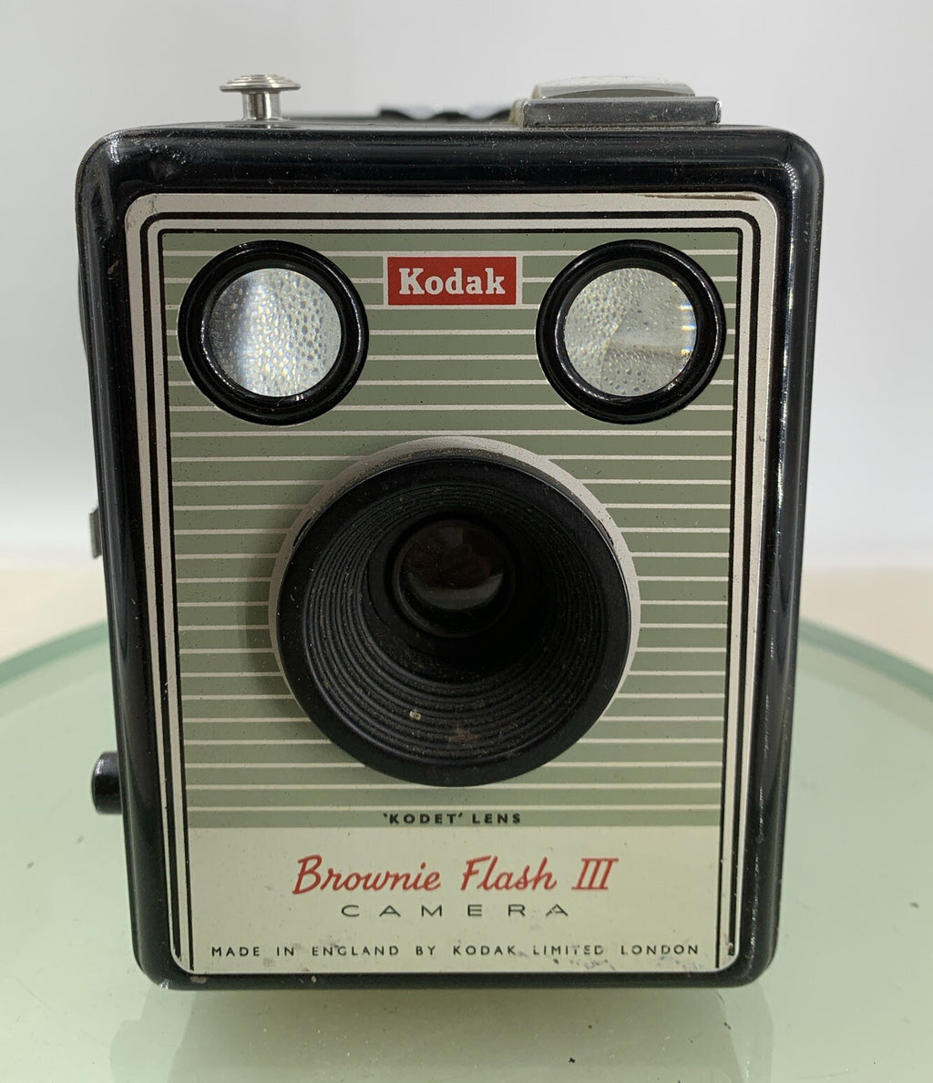 KODAK VINTAGE BROWNIE FLASH 3 CAMERA WITH COVER TESTED - 4671