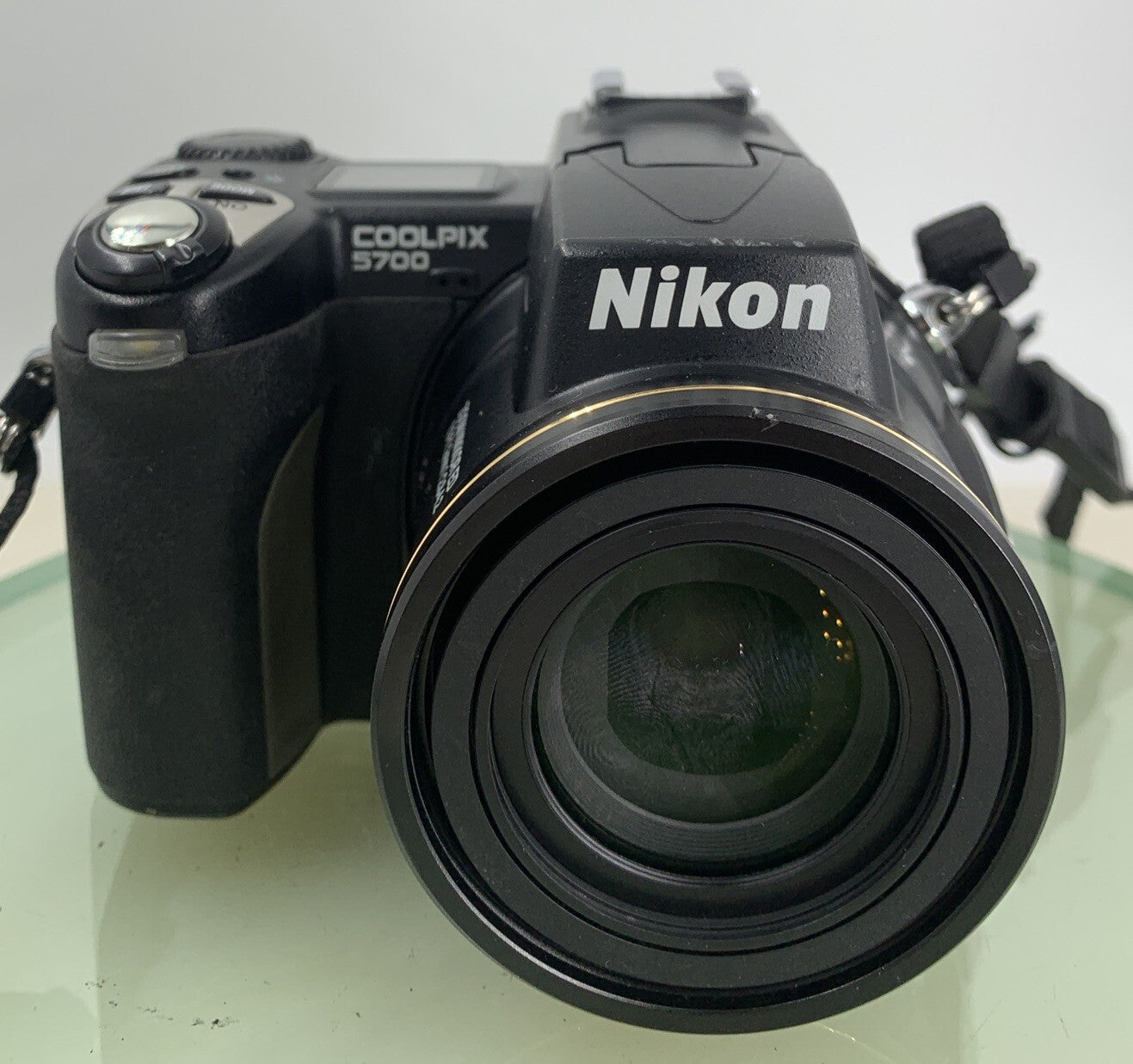 Nikon COOLPIX S700 DIGITAL CAMERA WITH CHARGER BLACK 5.0 MP 8X ZOOM TESTED - 2681