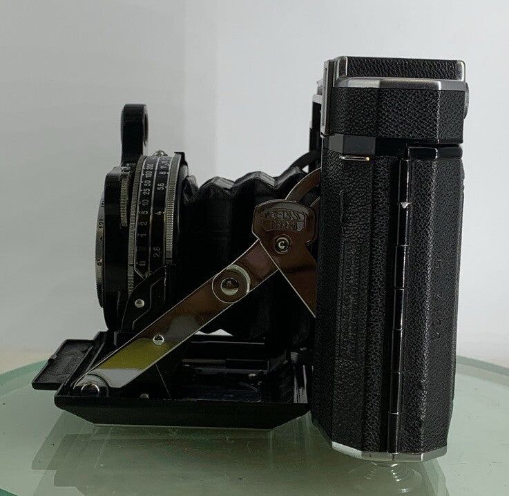 ZEISS IKON SUPER IKONTA 532/16 Folding Camera. Zeiss Tessar T 2.8/80mm Lens #2363