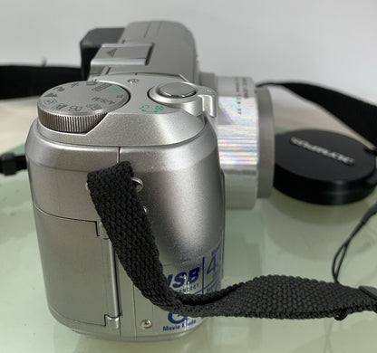 Olympus C-750 Ultra Zoom Digital Compact Camera 4MP SILVER NO CARD TESTED - 237