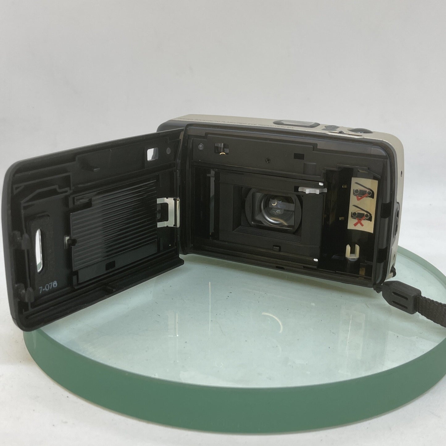 Halina Silhouette 35mm Camera w/ Power Zoom Lens Film 28-52mm DX Good Condi #5725
