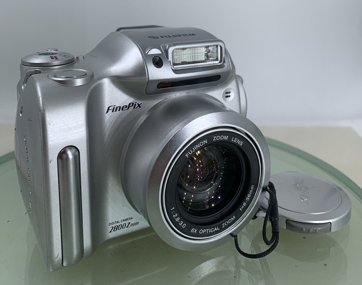 Fujifilm FinePix 2800 Zoom Digital Camera SILVER NO CARD NO CHARGER TESTED - 5790
