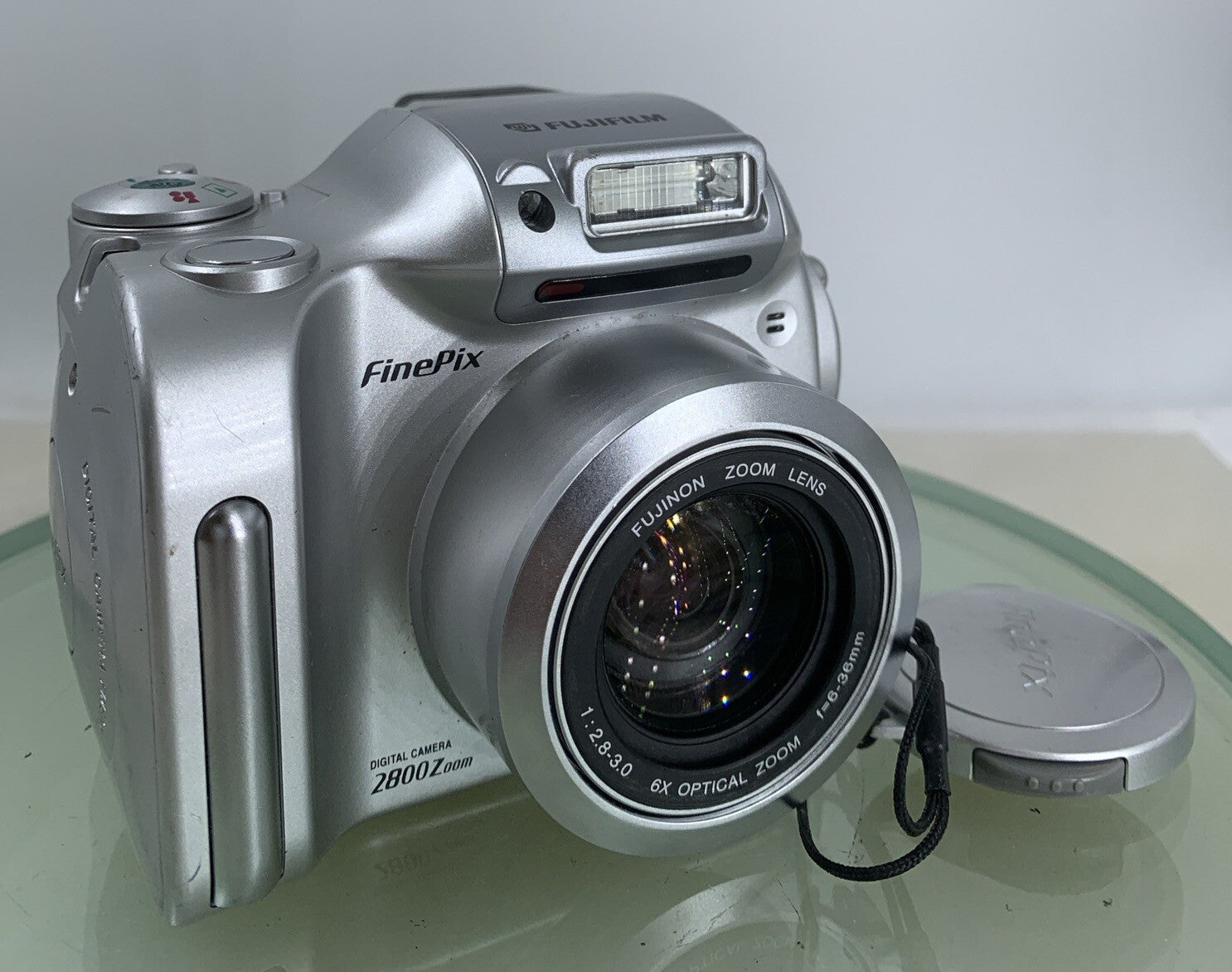 Fujifilm FinePix 2800 Zoom Digital Camera SILVER NO CARD NO CHARGER TESTED - 5790