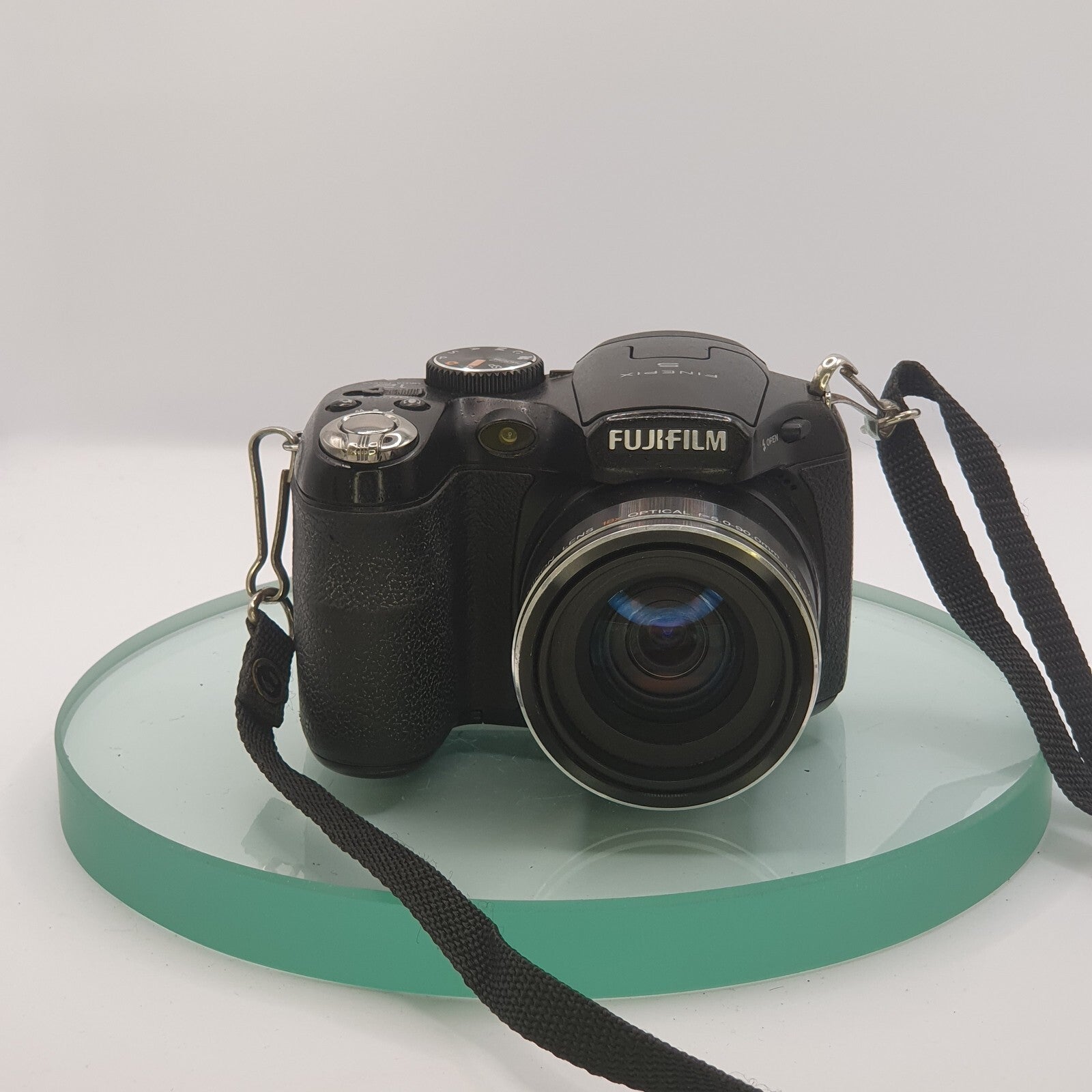 Fujifilm FinePix S1800 12.2MP Compact Digital Bridge Camera Black Tested #7941