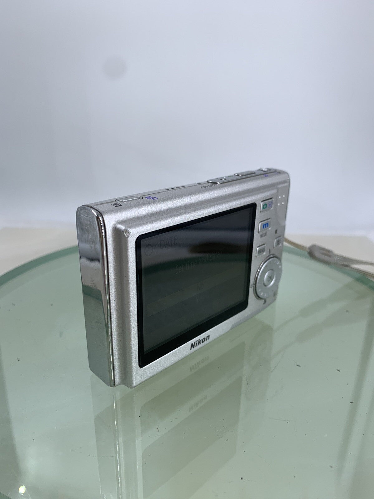 Nikon S5 COMPACT DIGITAL CAMERA SILVER 6.0 MP NO CARD NO CHARGER TESTED - 6814