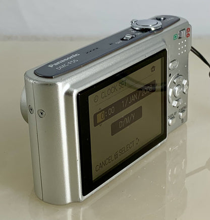 Panasonic LUMIX DMC-FS5 10.1MP Digital Camera + Silver + Charger + Tested - 5555