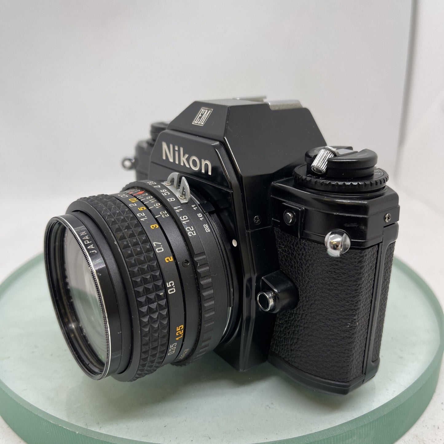 Nikon EM SLR 35mm Film Camera + 28mm 1:2.8 Lens (SUNACTION AUTO) TESTED 161