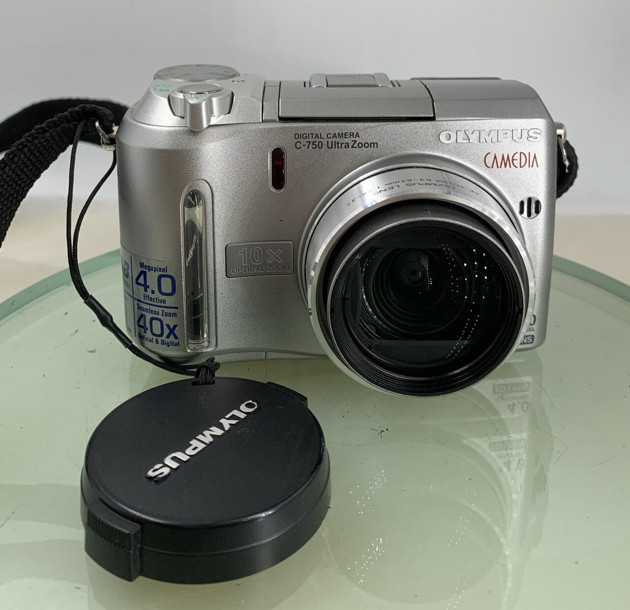 Olympus C-750 Ultra Zoom Digital Compact Camera 4MP SILVER NO CARD TESTED - 231