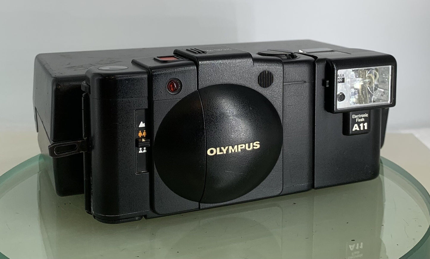OLYMPUS XA2 Electronic Flash A11 D.ZUIKO 35mm f3.5 POINT & SHOOT CAMERA Case#2930