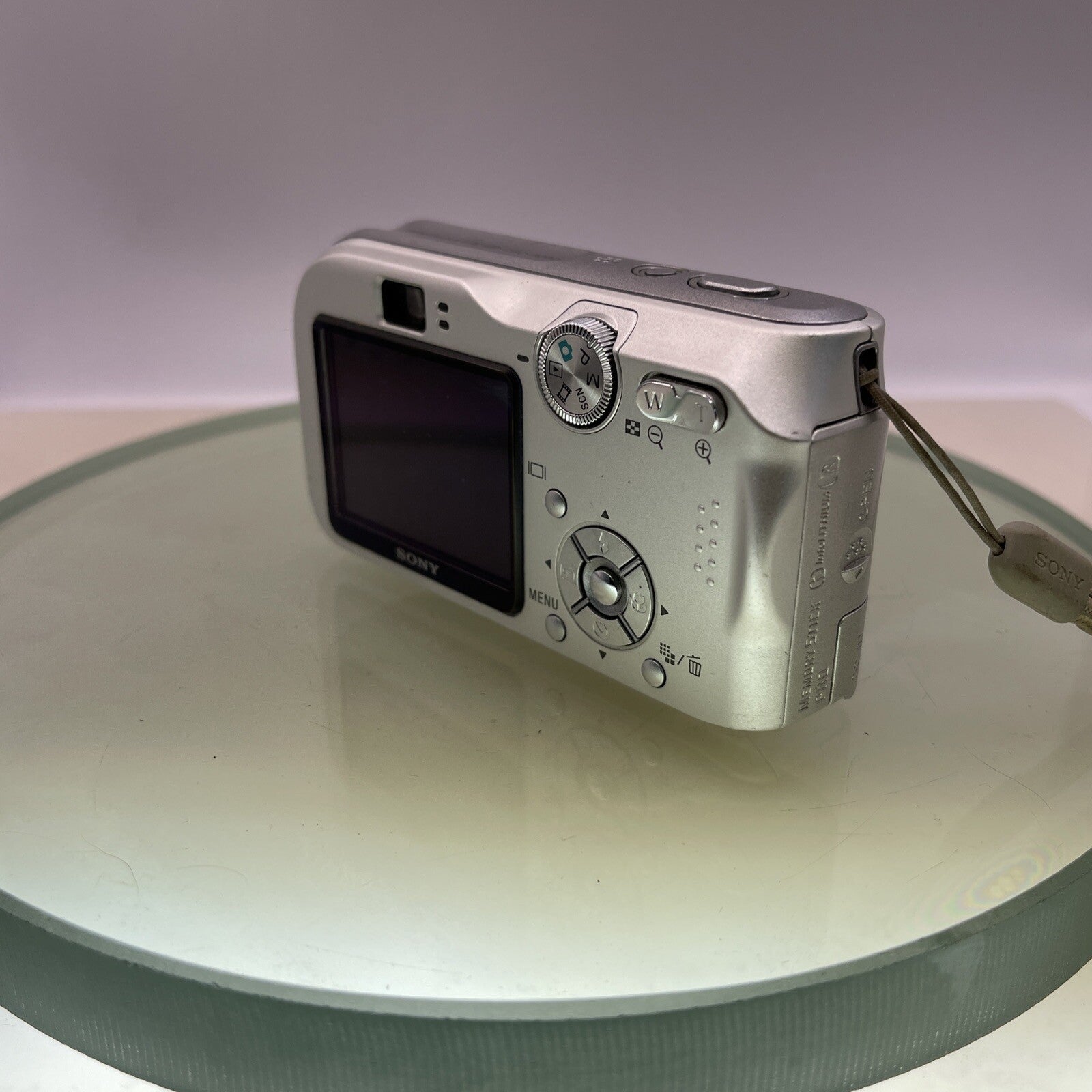 Sony Cybershot DSC-P200 7.2MP Compact Digital Camera Battery+Memory nocharger3236
