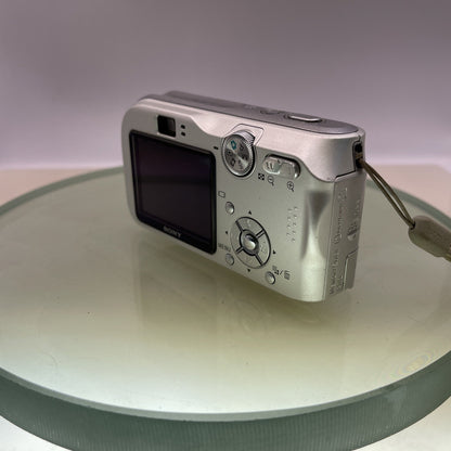 Sony Cybershot DSC-P200 7.2MP Compact Digital Camera Battery+Memory nocharger3236