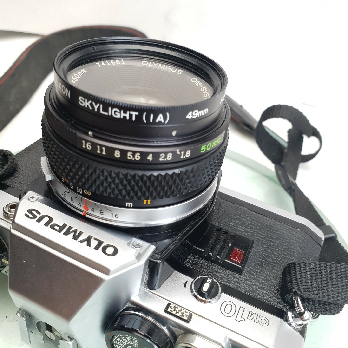 Olympus OM10 35mm Film SLR Manual Camera with Olympus 50/1.8 Zuiko Lens - Silver6