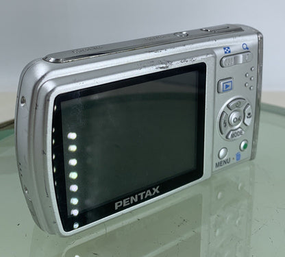 Pentax Optio M40 8.0MP COMPACT DIGITAL CAMERA NO CHARGER TESTED - 3384