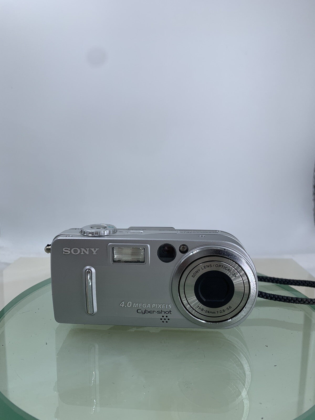 SONY Cybershot DSC-P9 Digital Camera SILVER 4MP + CHARGER + WIRE TESTED - 6861