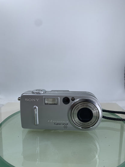 SONY Cybershot DSC-P9 Digital Camera SILVER 4MP + CHARGER + WIRE TESTED - 6861