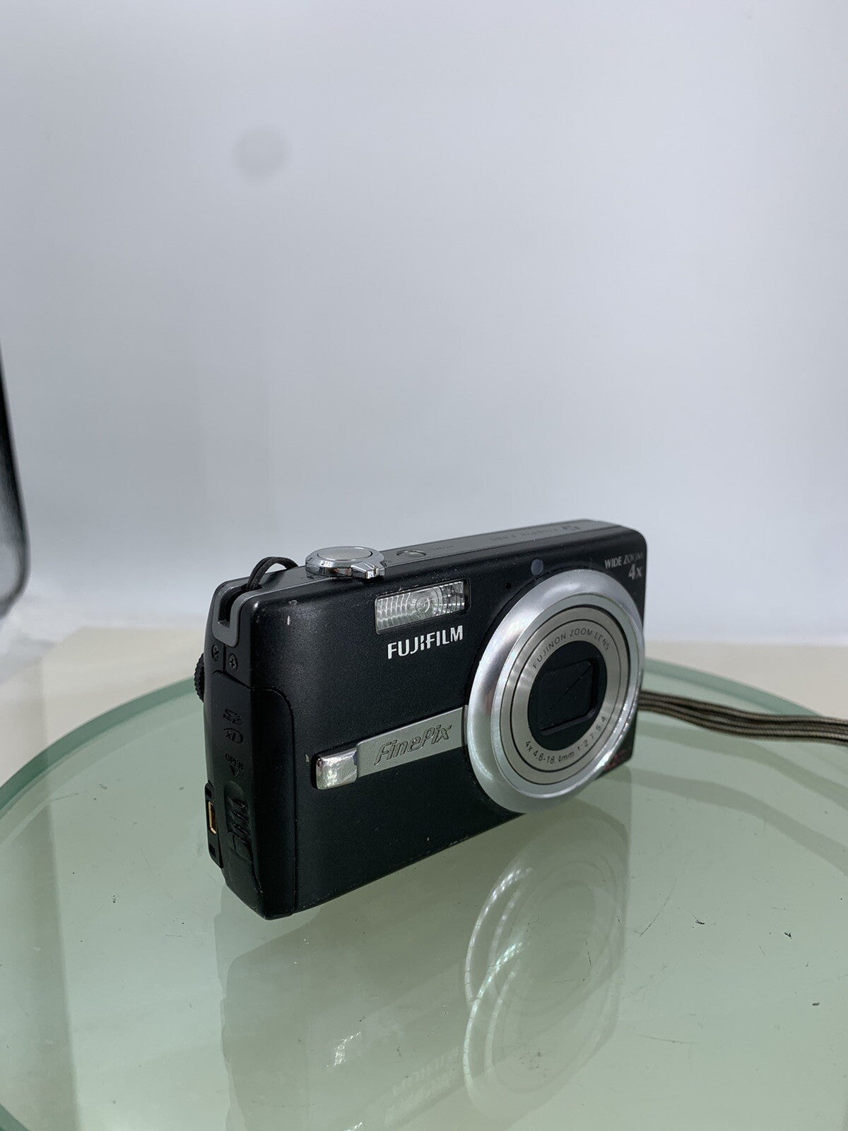 Fujifilm Digital Camera FinePix F480 8.2MP BLACK WITH CHARGER TESTED - 802