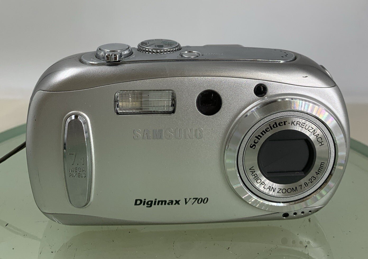 Samsung Digimax V700 7.1MP COMPACT DIGITAL CAMERA SILVER +CHARGER TESTED - 2291