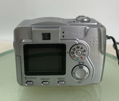 Panasonic LUMIX DMC-LC80 5.0MP COMPACT  DIGITAL CAMERA NO CARD TESTED - 3415
