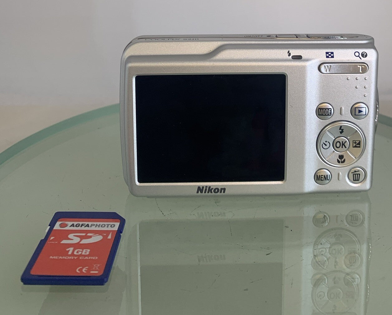 Nikon Coolpix S210 8MP Digital Camera+1GB SD CARD +CHARGER - TESTED - 1471